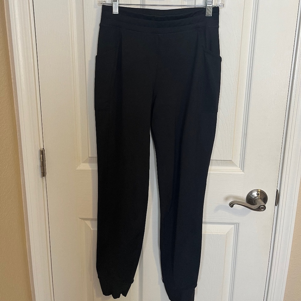 Fabletics Thermaflex High Waisted Pocket Jogger - Black - Size XS